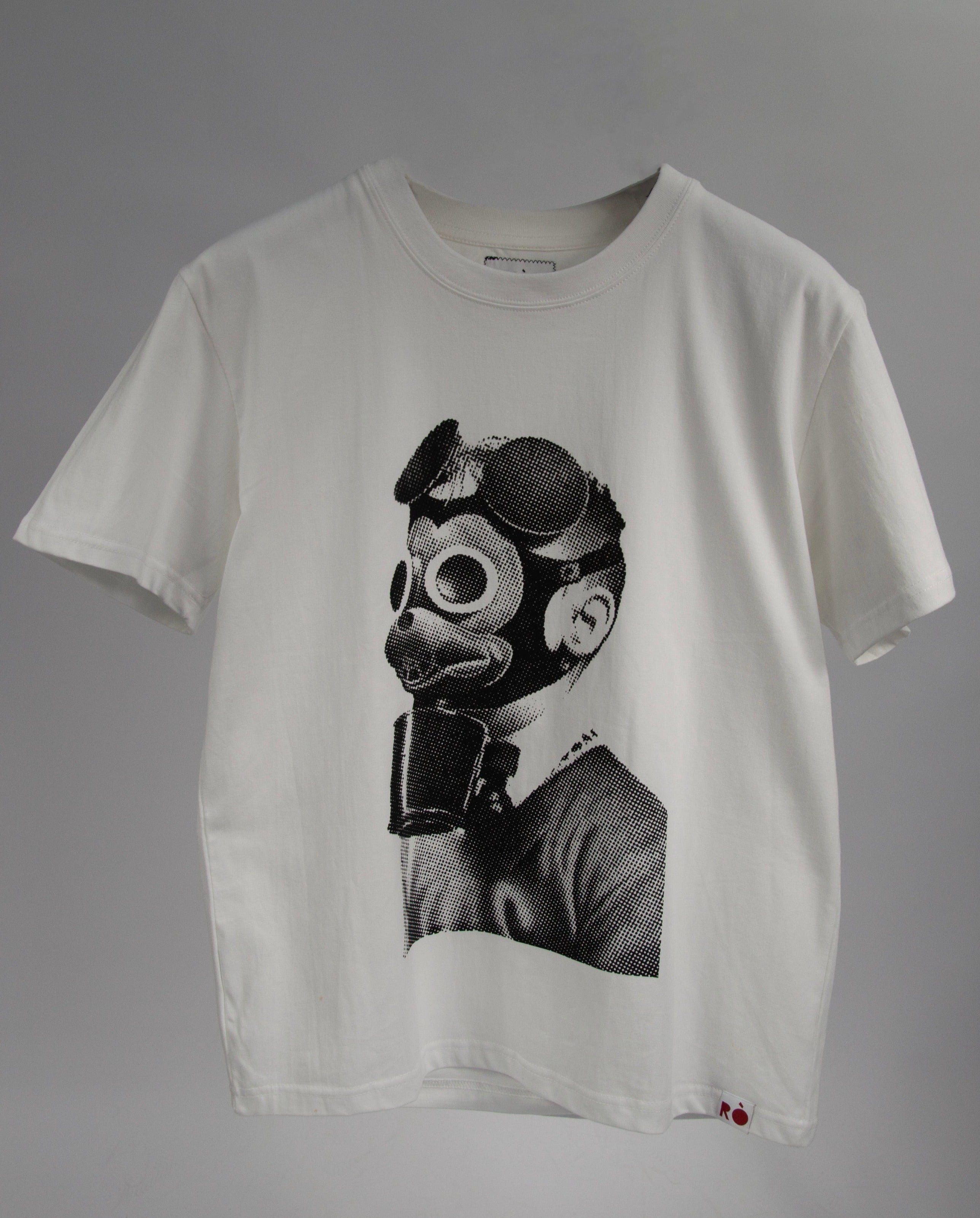 T-Shirt with Gasmask print